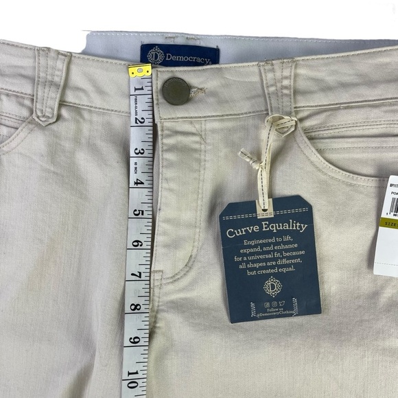 Democracy High Rise Slimming Off White Ankle Skimmer Denim Stretch Jean Size NWT - Picture 9 of 11